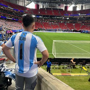 Meet your Posher, Jean